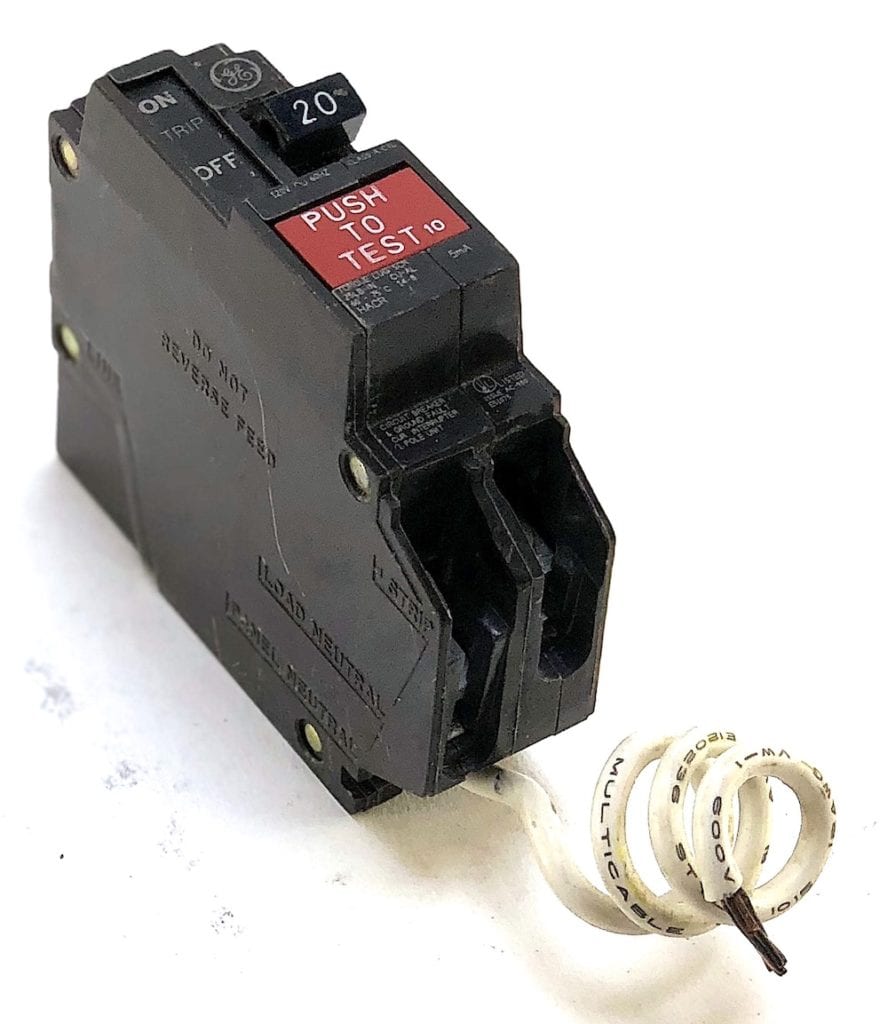 General Electric 1 Pole 20 Amp 120 Vac Circuit Breaker w/GFCI (V2 ...