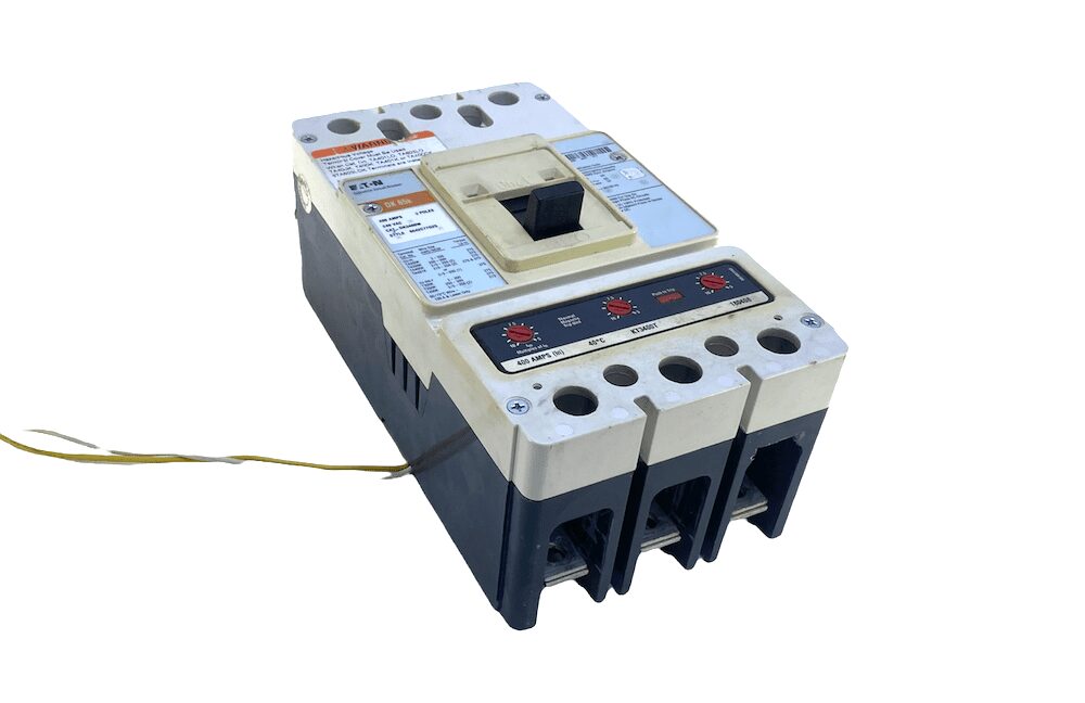 Cutler Hammer DK3400W 3 Pole 400 Amp 240V Breaker w/ST (Chipped)