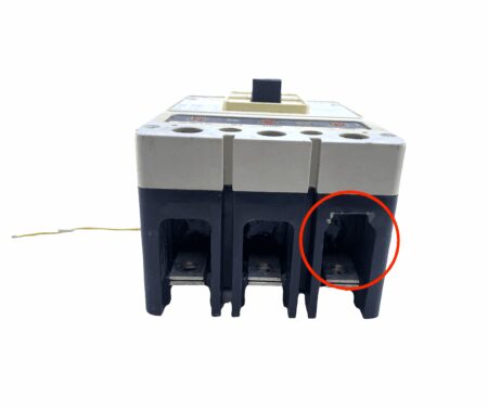 Cutler Hammer DK3400W 3 Pole 400 Amp 240V Breaker w/ST (Chipped)
