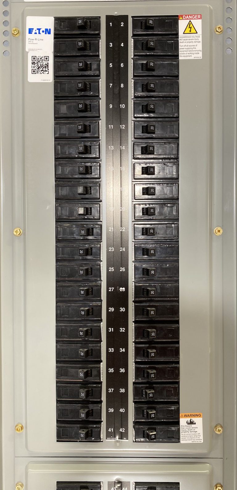 Eaton PRL1a 3P4W 84Cir 400 Amp 208Y/120V M.B. Panel (NEW SURPLUS)