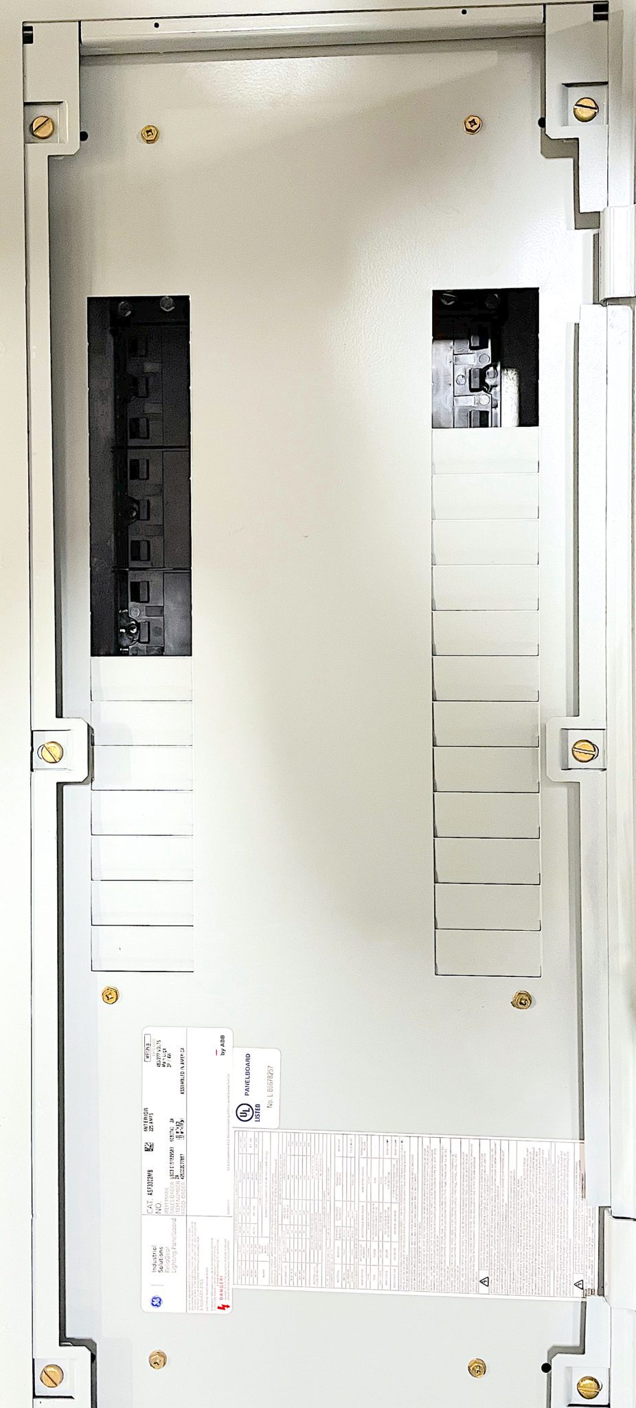 General Electric 3P4W 225 Amp 480V 30C MLO Interior Panel (NEW)