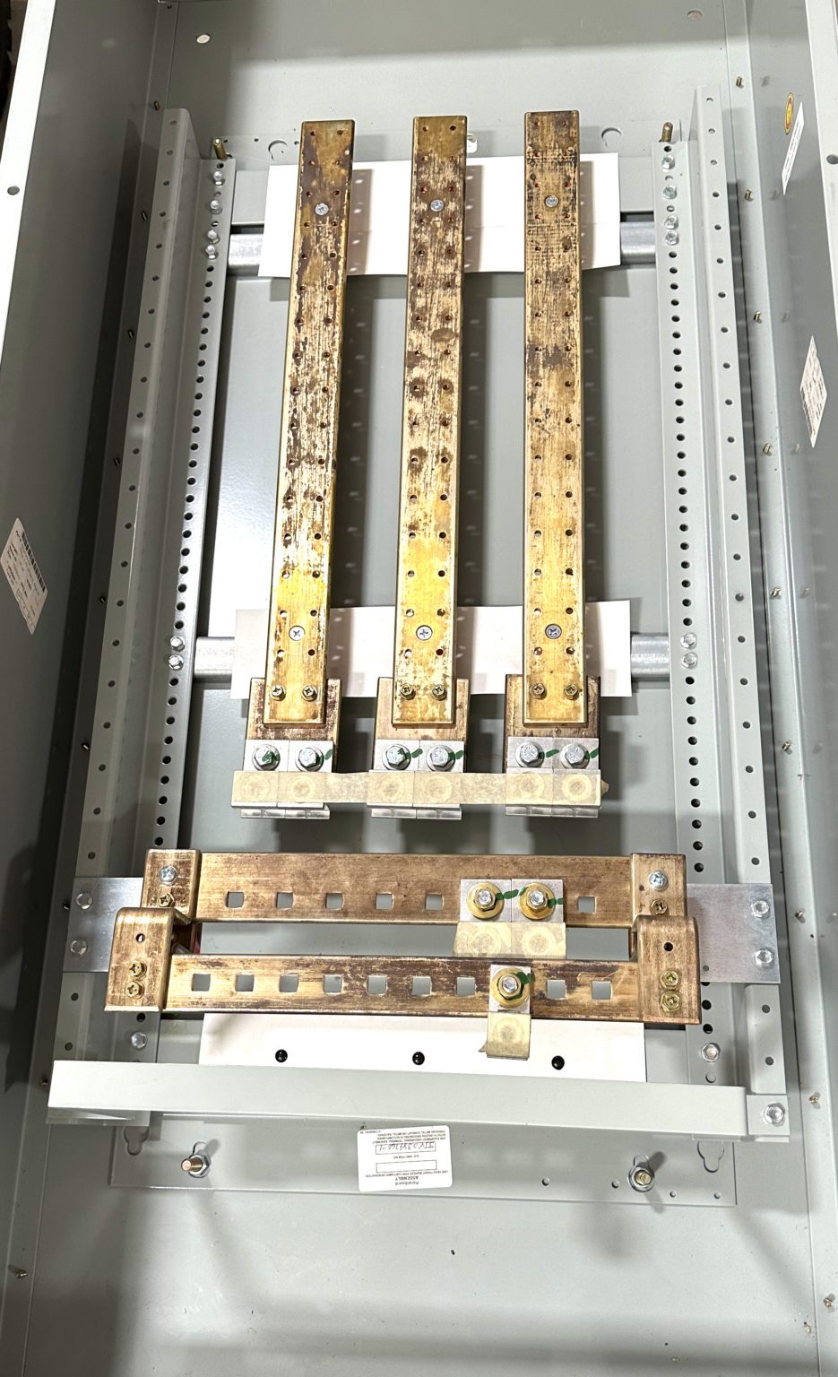 Eaton PRL4 3P4W 400 Amp 208Y/120V 32 Ckt PowRLine Panel (NEW)