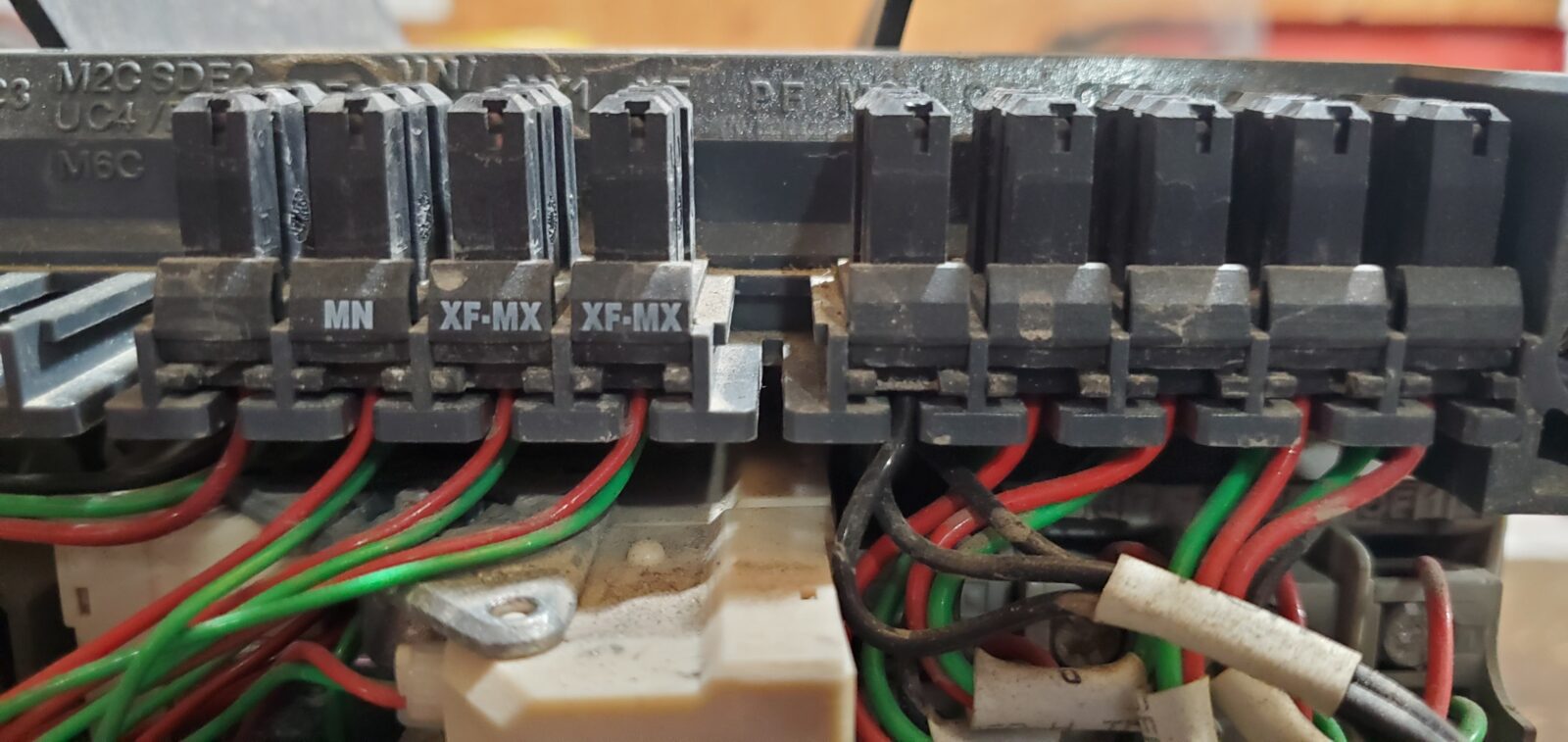 masterpact circuit breaker control terminals