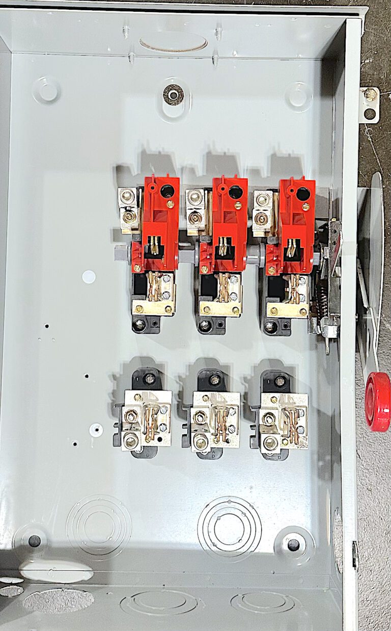 Eaton DG324NRK 3P3W 200Amp 240Vac Type 3 General Safety Switch