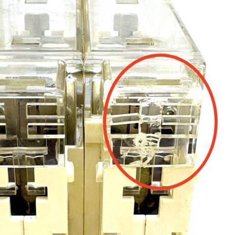 SOCOMEC-124A-SWITCH-CRACK