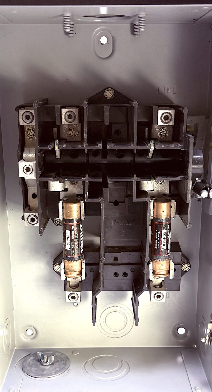 Eaton DG222NRB 2P3W 60A 240Vac Fusible Safety Switch - Image 5