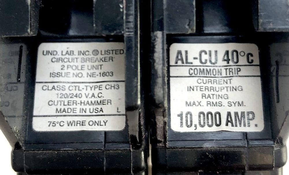 thumbnail image 2 of Eaton CH290 Type CH 2-Pole 90-Amp Circuit Breaker - Plug-On Molded Case 2 of 4