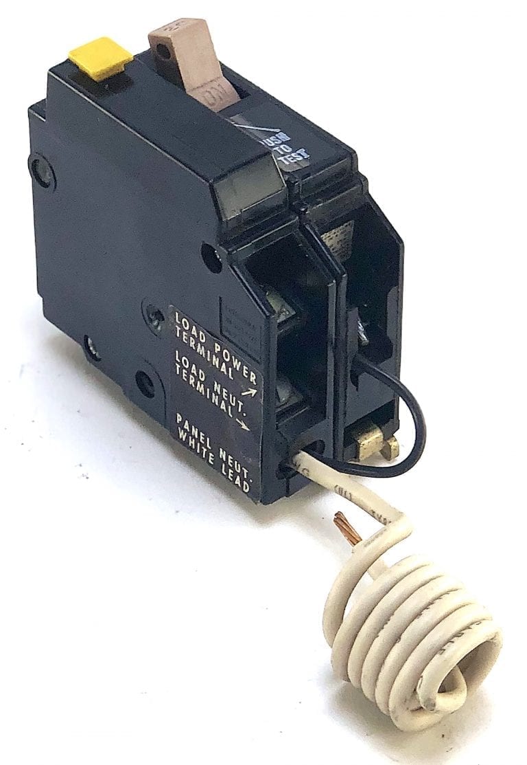 Cutler Hammer CH120GF 1 Pole 20 Amp 120V Circuit Breaker w/GFCI (Old